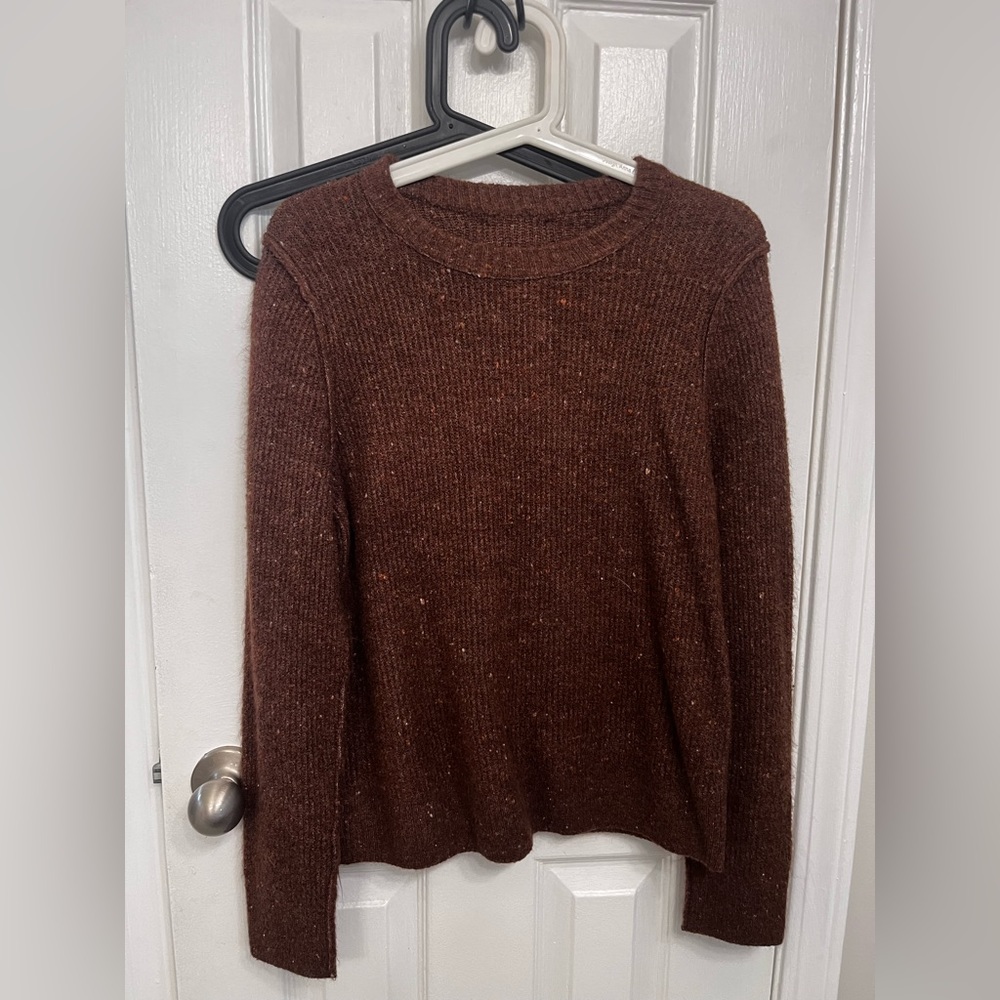 Old navy sweater from last year, worn twice, medium, fitted, color brown! - Picture 2 of 4
